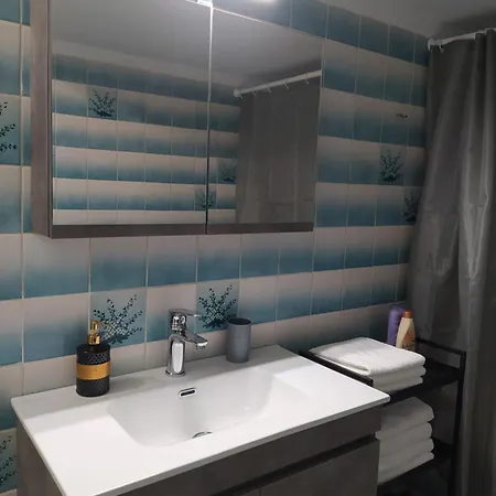 Aura Estiva أغيا ترياس